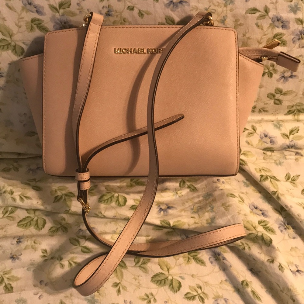 Light pink Michael Kors small crossbody handbag